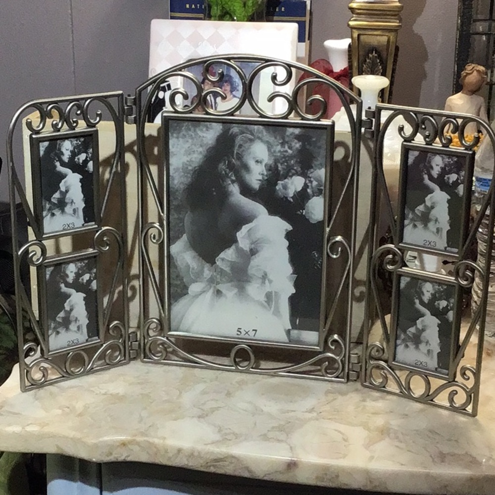 Elegant Silver Photo Frame